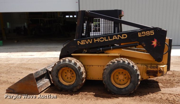 image for item GA9154 1999 New Holland LX985  skid steer loader
