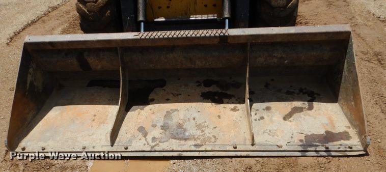 image for item GA9154 1999 New Holland LX985  skid steer loader