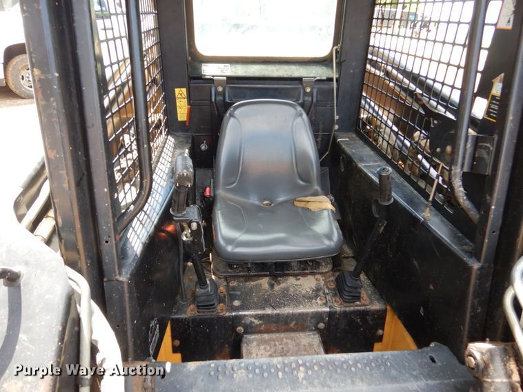 image for item GA9154 1999 New Holland LX985  skid steer loader