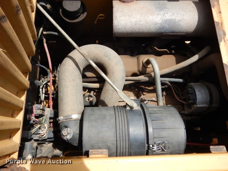 image for item GA9154 1999 New Holland LX985  skid steer loader