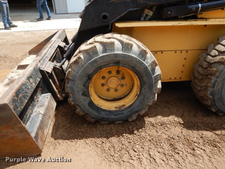 image for item GA9154 1999 New Holland LX985  skid steer loader