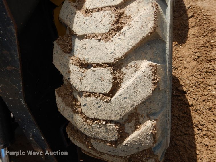 image for item GA9154 1999 New Holland LX985  skid steer loader