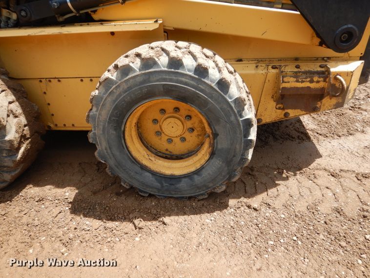 image for item GA9154 1999 New Holland LX985  skid steer loader