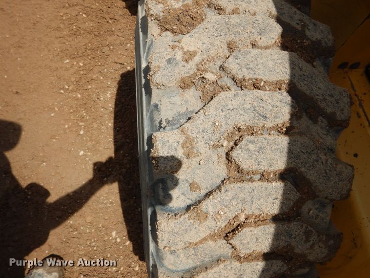 image for item GA9154 1999 New Holland LX985  skid steer loader