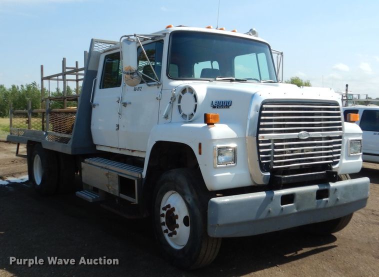 image for item GA9158 1988 Ford L8000  flatbed truck