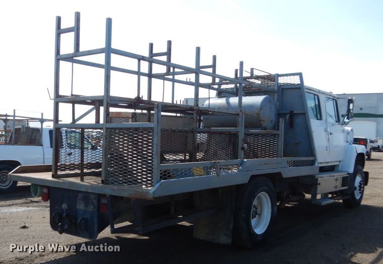 image for item GA9158 1988 Ford L8000  flatbed truck