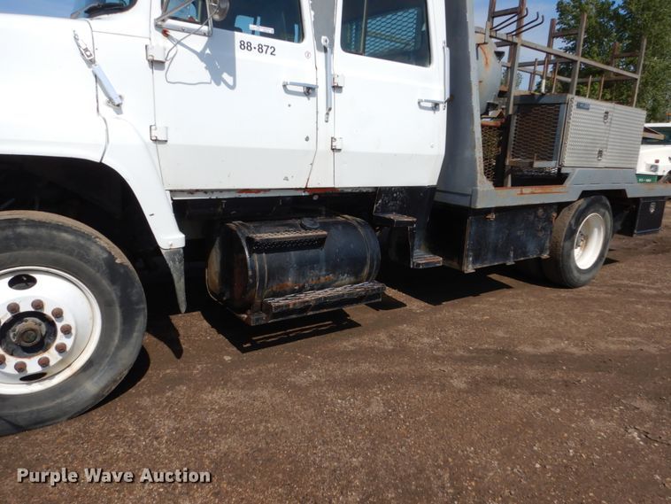 image for item GA9158 1988 Ford L8000  flatbed truck