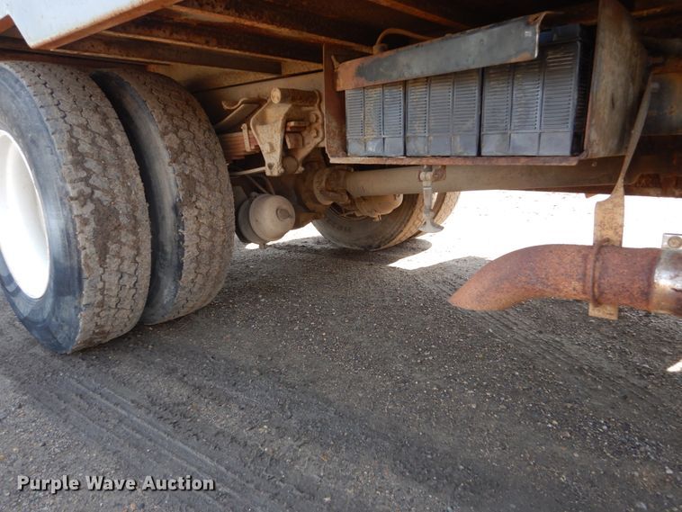 image for item GA9158 1988 Ford L8000  flatbed truck