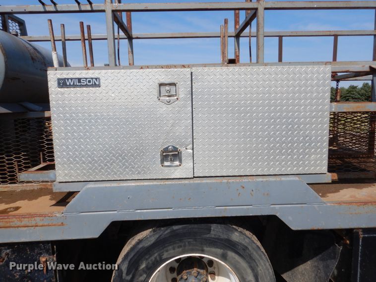 image for item GA9158 1988 Ford L8000  flatbed truck