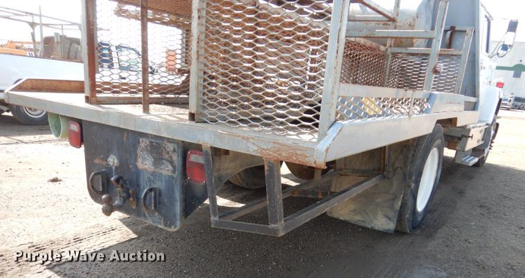 image for item GA9158 1988 Ford L8000  flatbed truck