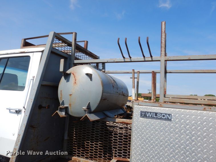 image for item GA9158 1988 Ford L8000  flatbed truck