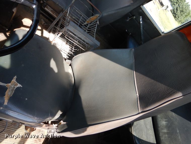 image for item GA9158 1988 Ford L8000  flatbed truck