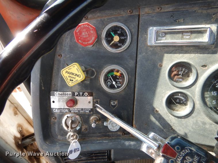 image for item GA9158 1988 Ford L8000  flatbed truck