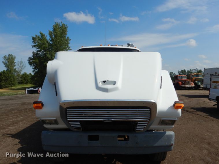 image for item GA9158 1988 Ford L8000  flatbed truck