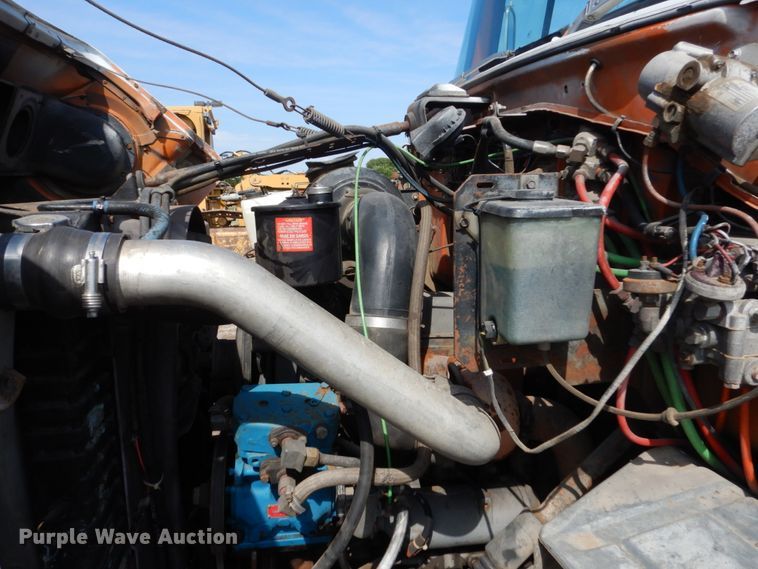 image for item GA9158 1988 Ford L8000  flatbed truck