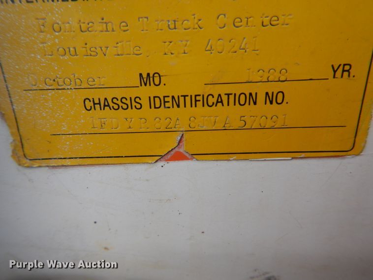 image for item GA9158 1988 Ford L8000  flatbed truck