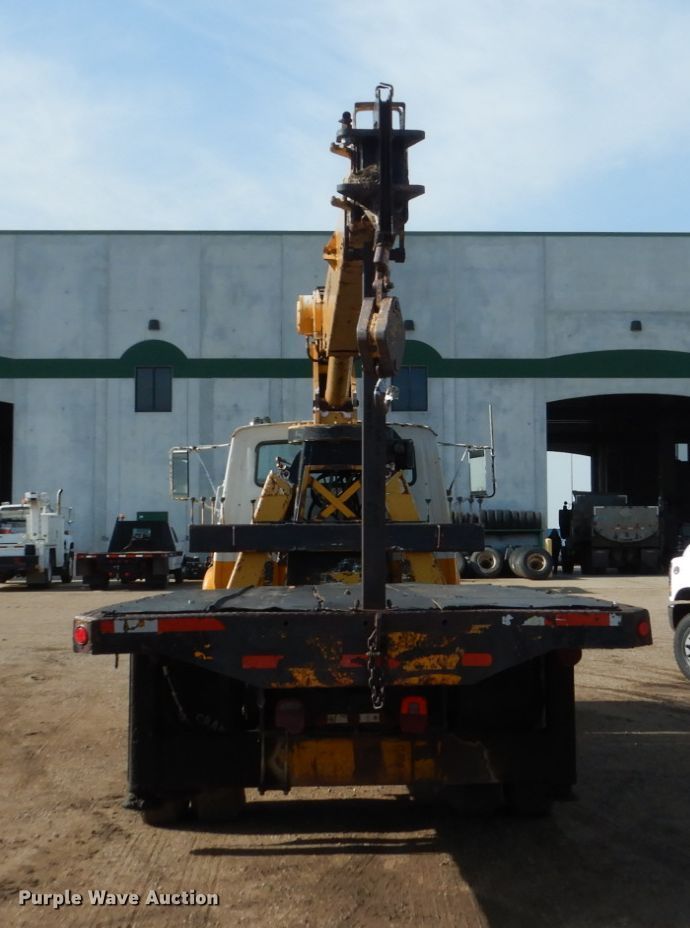 image for item GA9159 1977 Ford F800  crane truck