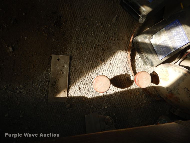 image for item GA9159 1977 Ford F800  crane truck