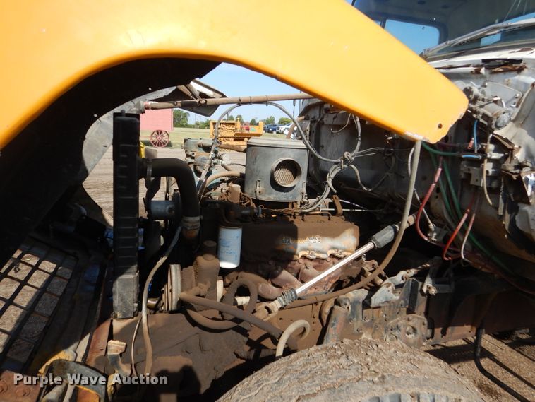 image for item GA9159 1977 Ford F800  crane truck