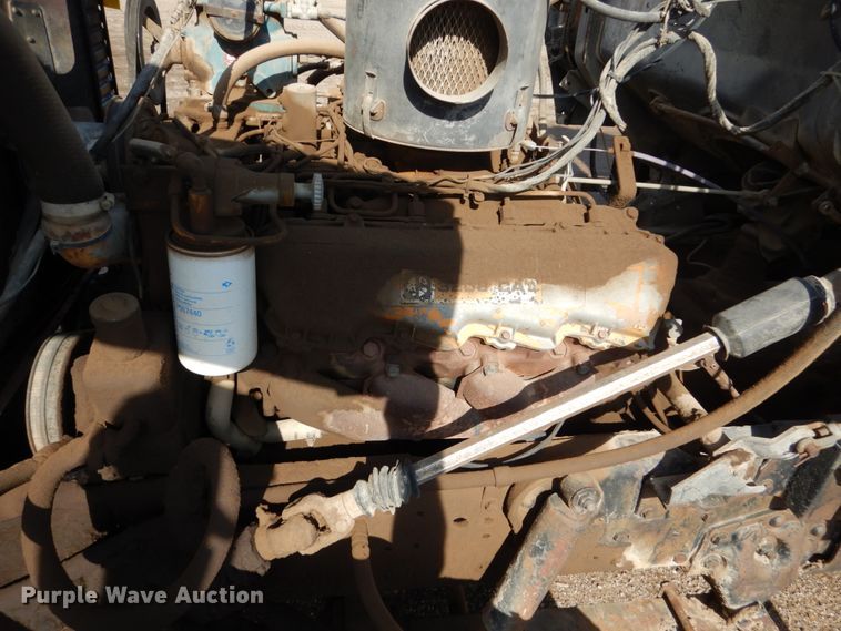 image for item GA9159 1977 Ford F800  crane truck