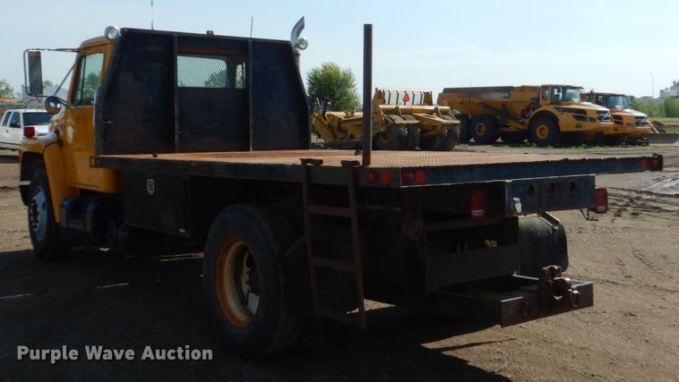 image for item GA9161 1986 International 1900  flat dump bed truck