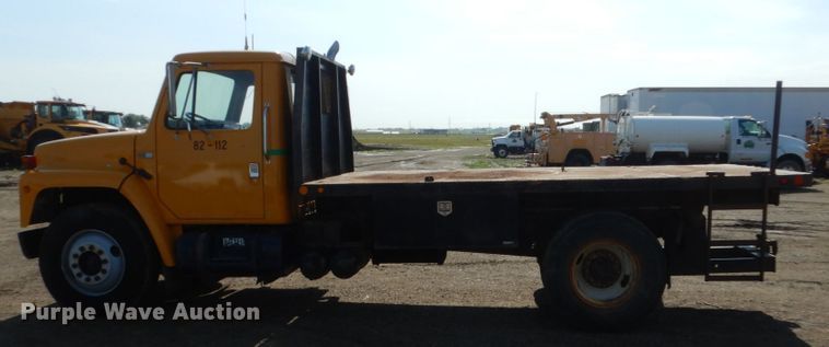image for item GA9161 1986 International 1900  flat dump bed truck