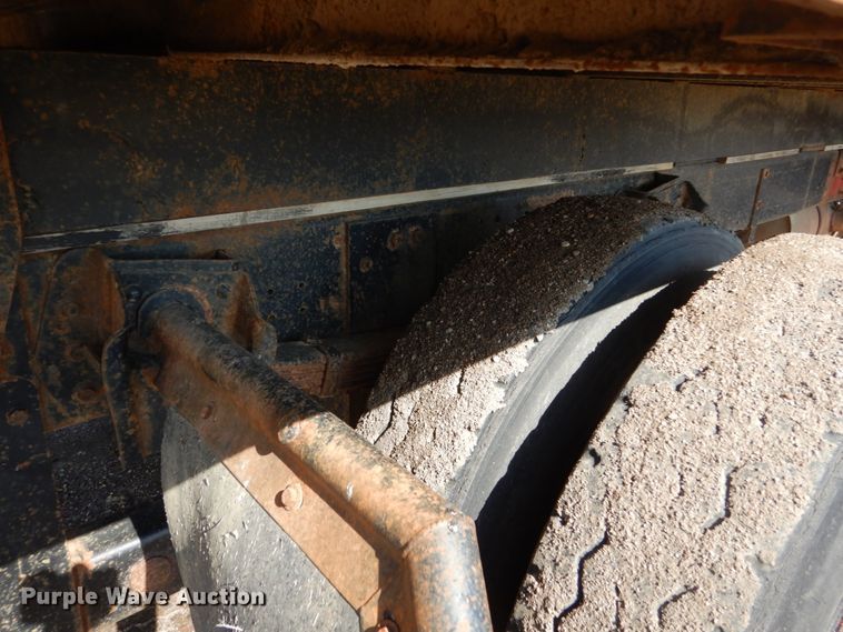 image for item GA9161 1986 International 1900  flat dump bed truck