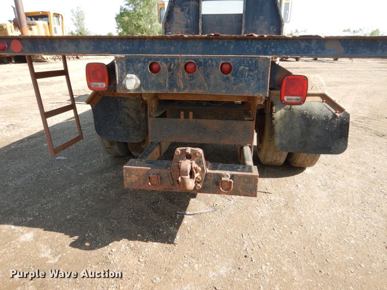 image for item GA9161 1986 International 1900  flat dump bed truck