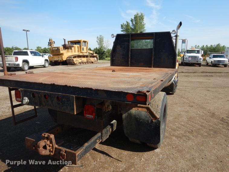 image for item GA9161 1986 International 1900  flat dump bed truck