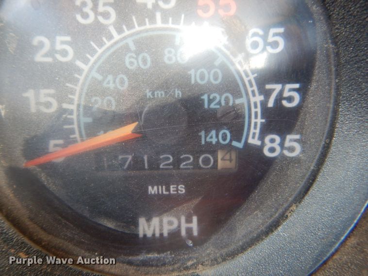 image for item GA9161 1986 International 1900  flat dump bed truck