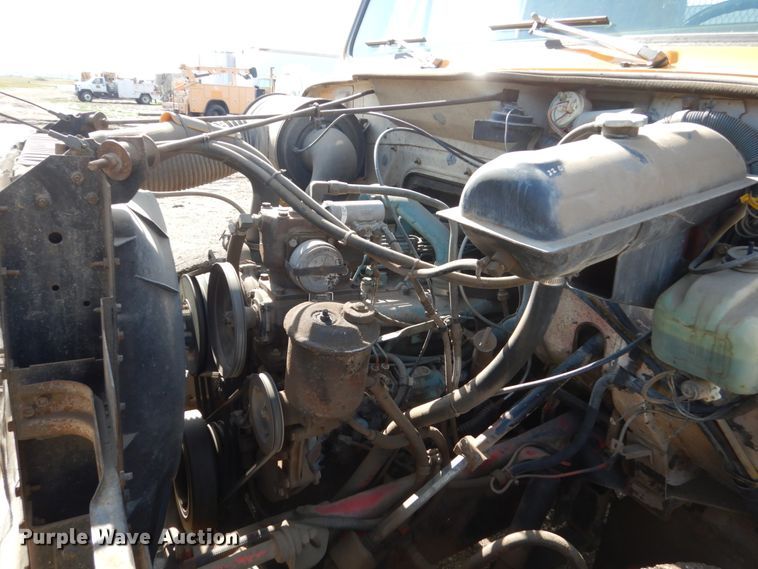 image for item GA9161 1986 International 1900  flat dump bed truck