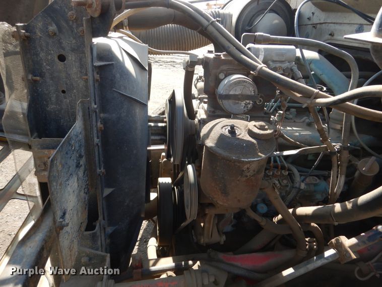 image for item GA9161 1986 International 1900  flat dump bed truck