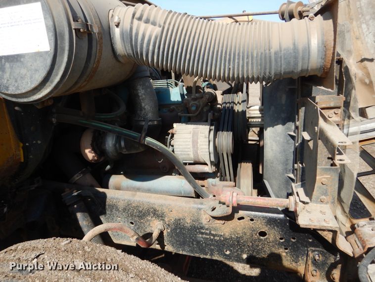 image for item GA9161 1986 International 1900  flat dump bed truck