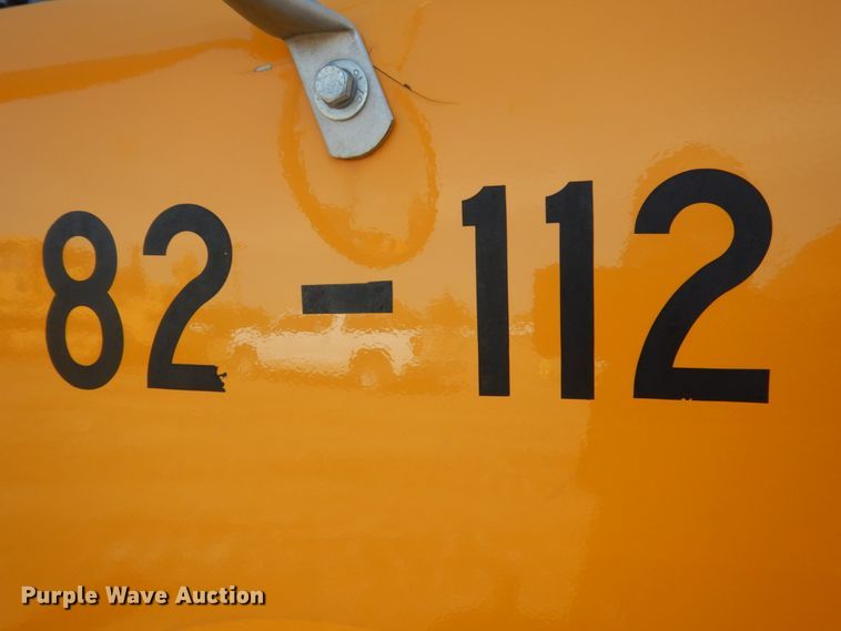 image for item GA9161 1986 International 1900  flat dump bed truck