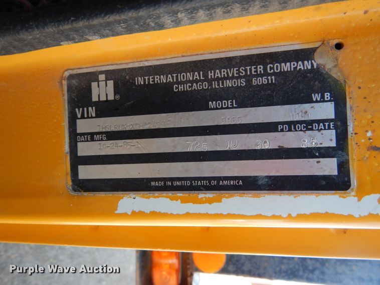 image for item GA9161 1986 International 1900  flat dump bed truck