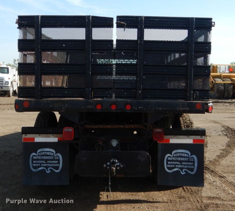 image for item GA9162 1985 International 1900  flat dump bed truck