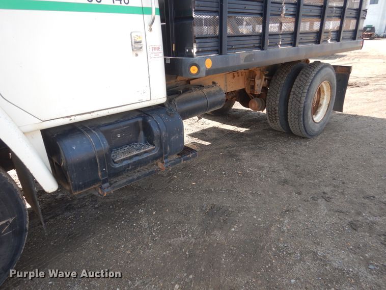 image for item GA9162 1985 International 1900  flat dump bed truck