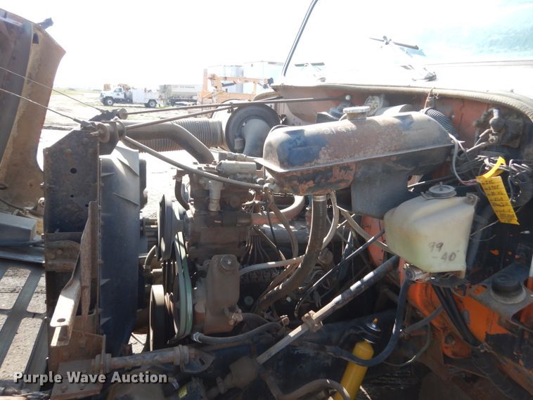 image for item GA9162 1985 International 1900  flat dump bed truck