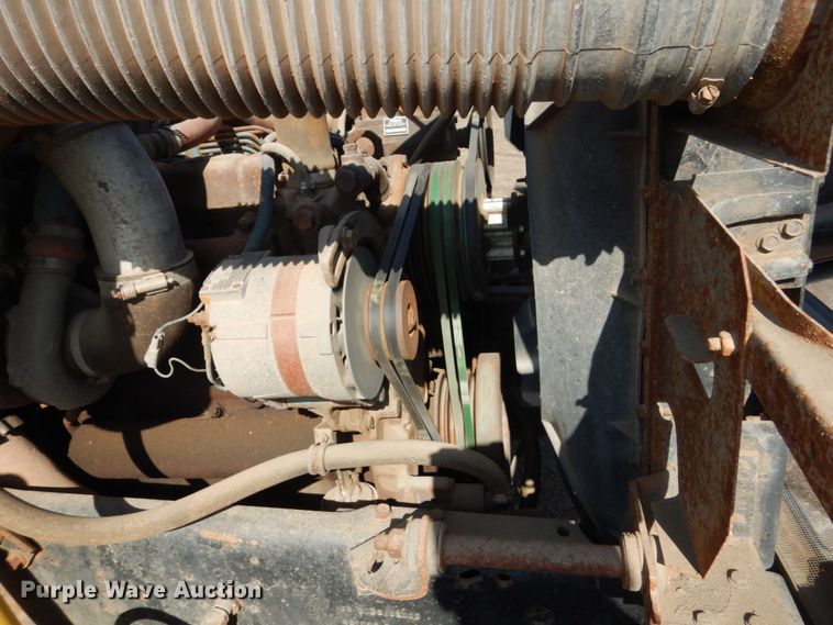 image for item GA9162 1985 International 1900  flat dump bed truck