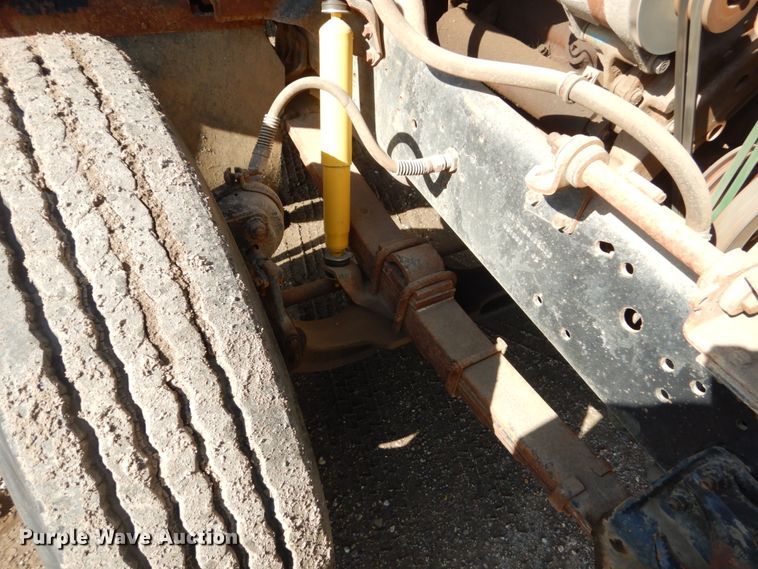 image for item GA9162 1985 International 1900  flat dump bed truck