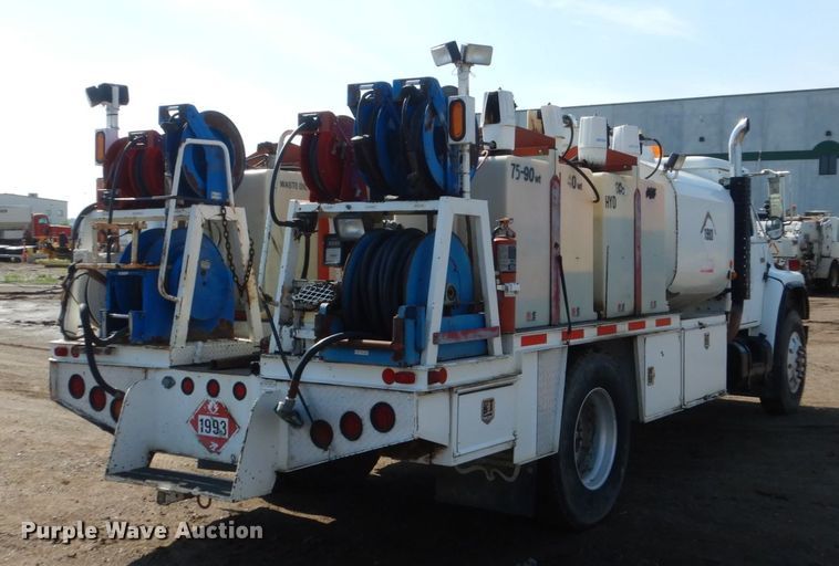 image for item GA9163 1985 International 1900  service truck