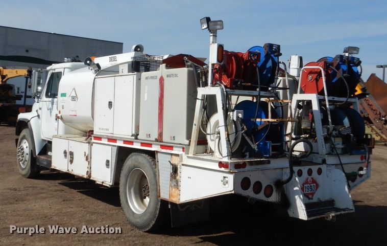 image for item GA9163 1985 International 1900  service truck