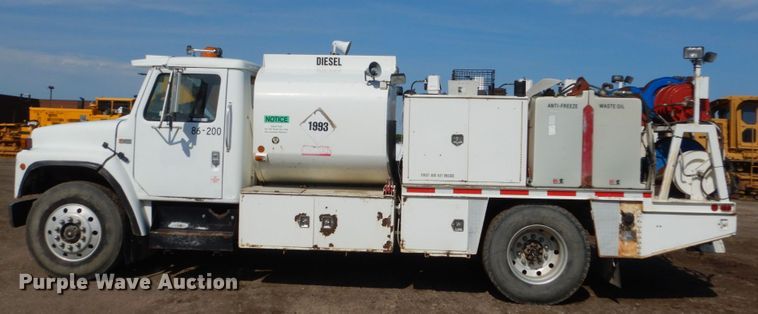 image for item GA9163 1985 International 1900  service truck