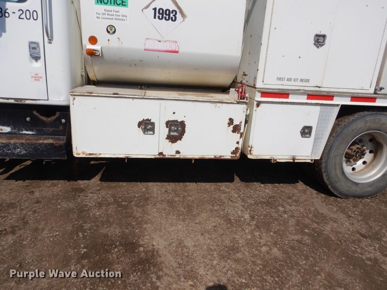 image for item GA9163 1985 International 1900  service truck