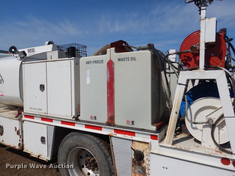 image for item GA9163 1985 International 1900  service truck