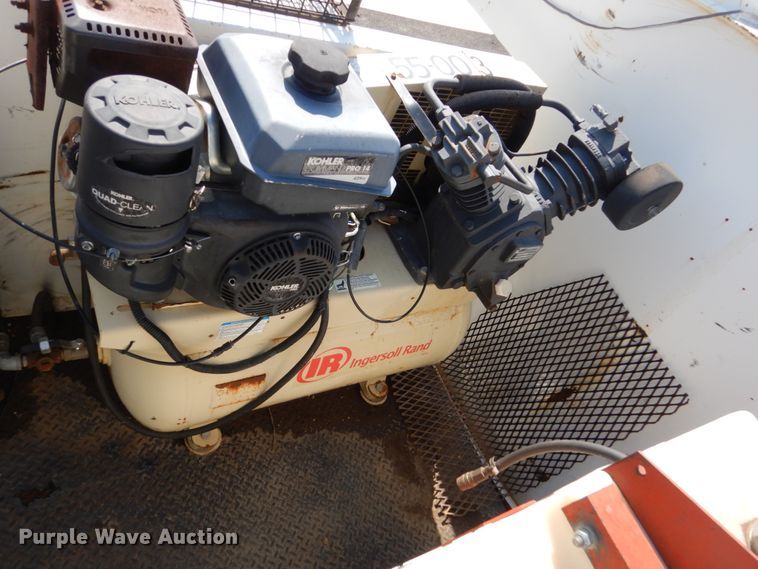 image for item GA9163 1985 International 1900  service truck