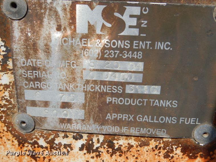 image for item GA9163 1985 International 1900  service truck