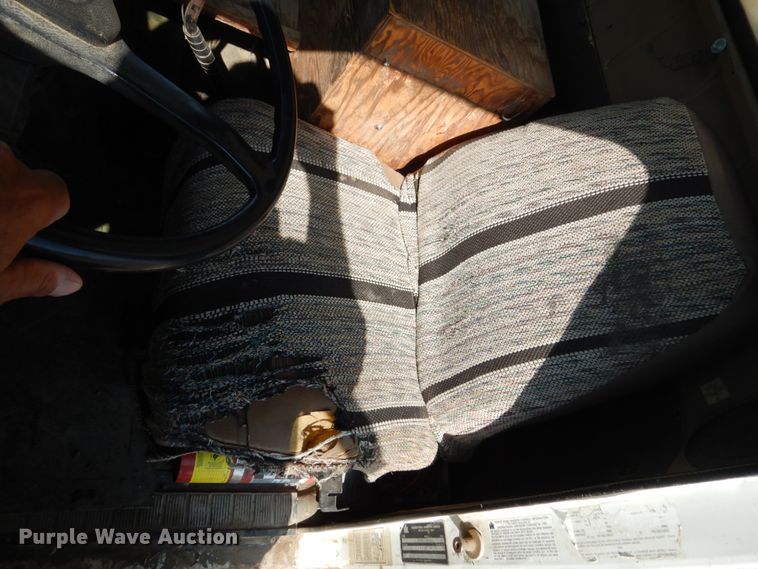 image for item GA9163 1985 International 1900  service truck