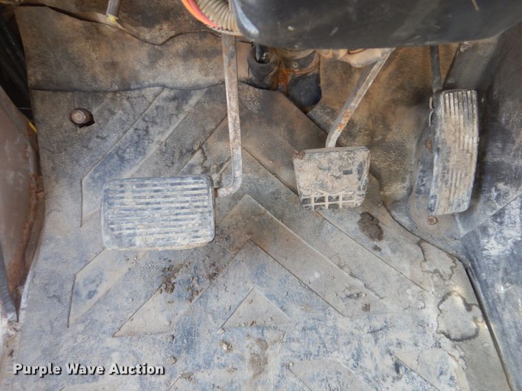 image for item GA9163 1985 International 1900  service truck