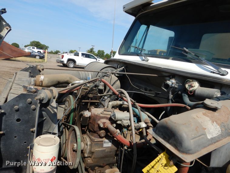 image for item GA9163 1985 International 1900  service truck